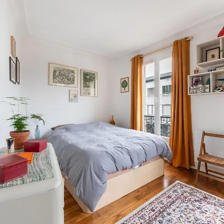Vibrant Parisian-style 1bd Apartmentla Париж