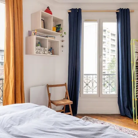 Vibrant Parisian-style 1bd Apartmentla Апартаменты