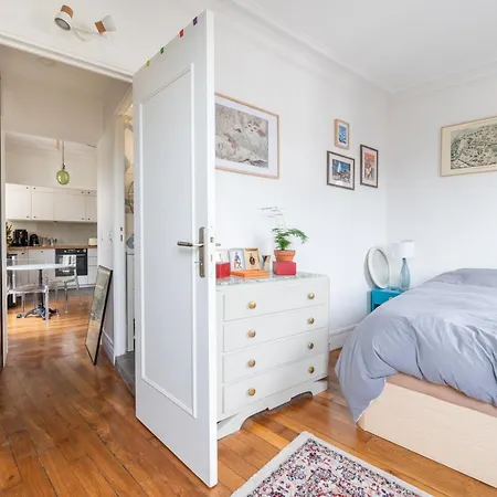 Vibrant Parisian-style 1bd Apartmentla Париж