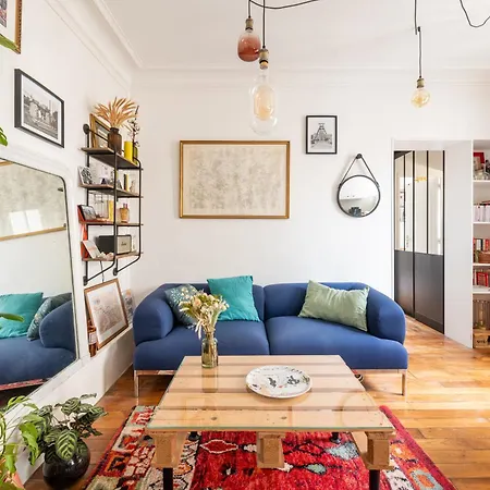 Vibrant Parisian-style 1bd Apartmentla Апартаменты